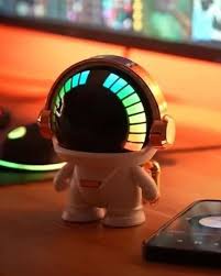 BOCINA TIPO ROBOT ASTRONAUTA ESPACIAL CON MUSICA
